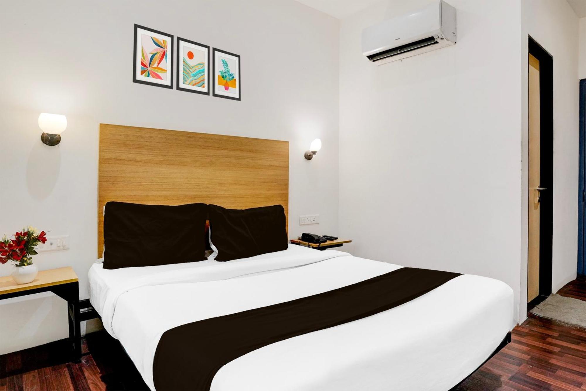 Super Townhouse Pbg Mall Vashi Turambhe Exterior foto